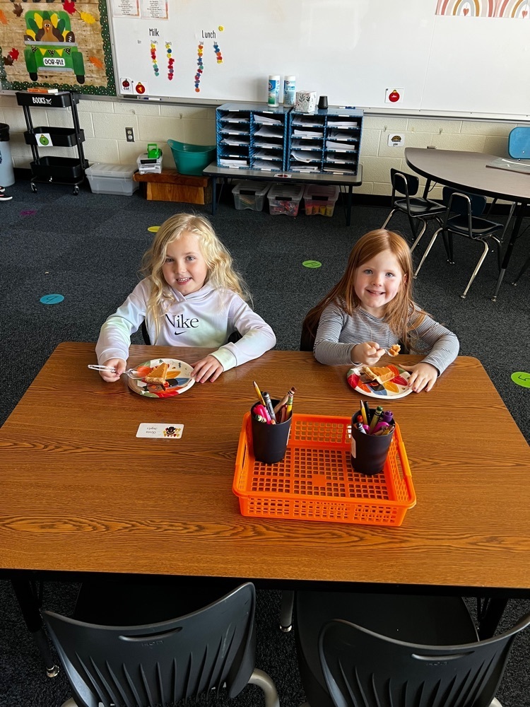 Mrs Pyle’s Kindergarten Class enjoyed tasting pumpkin pie after finishing our pumpkin investigation and fall related lessons. Many of the students enjoyed it, while some were not so crazy about it! Happy Thanksgiving from our classroom! 